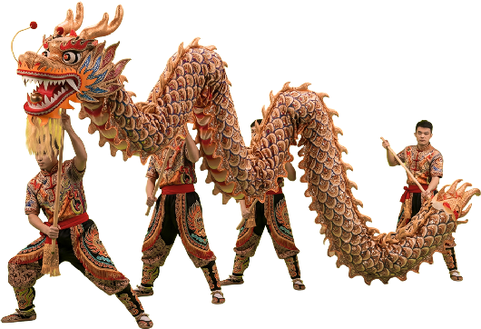 La danza del dragón, cuatro hombres sosteniendo el dragón